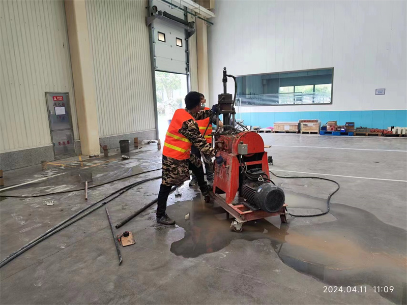 囊谦厂房地面下沉塌陷注浆加固施工